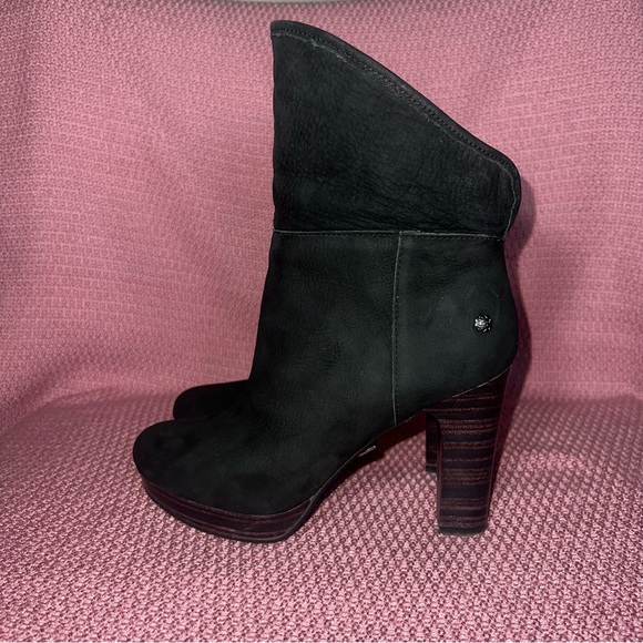 UGG Dandylion II Black Suede Shearling Bootie size 5.5 - Picture 2 of 8